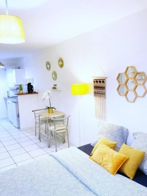 Studio A 5 Mn A Pied De La Gare Saint-Roch Montpellier Bagian luar foto
